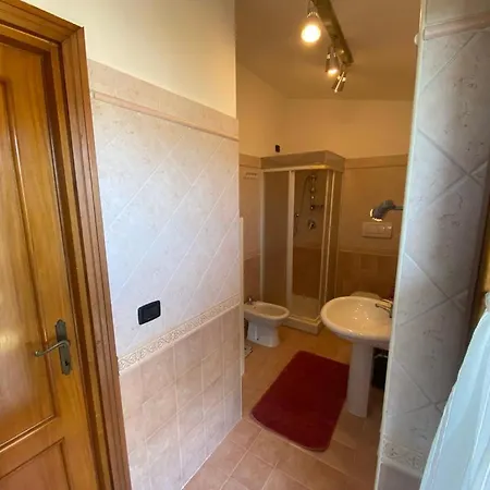 Casa Cirella Near Anagnina Metro Apartman *